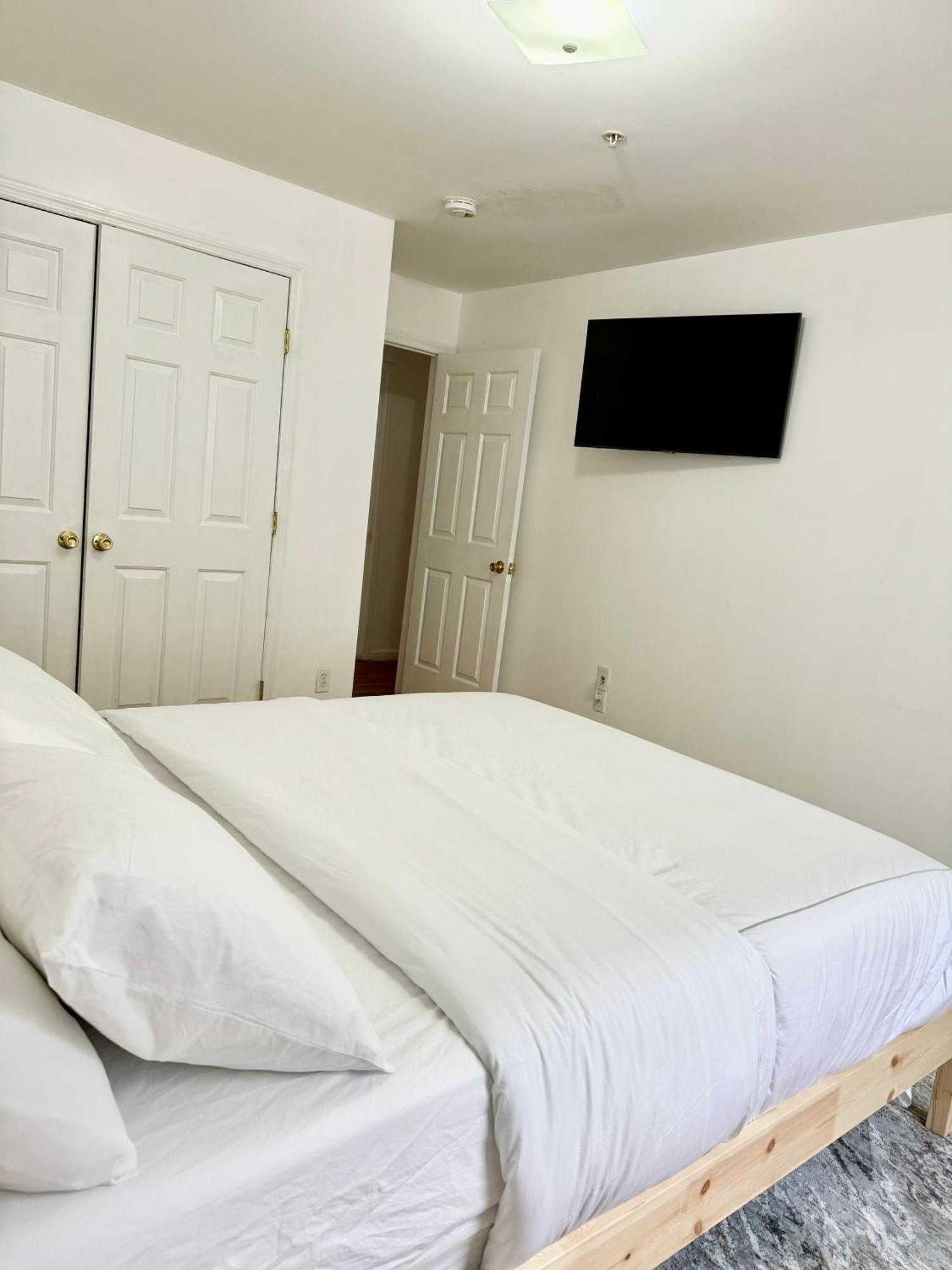 Stylish Evergreen Apartment By Newark Airport Extérieur photo
